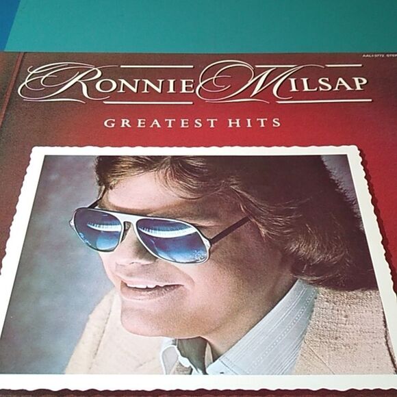 Ronnie Milsap Greatest Hits Vinyl Record - Picture 2 of 11